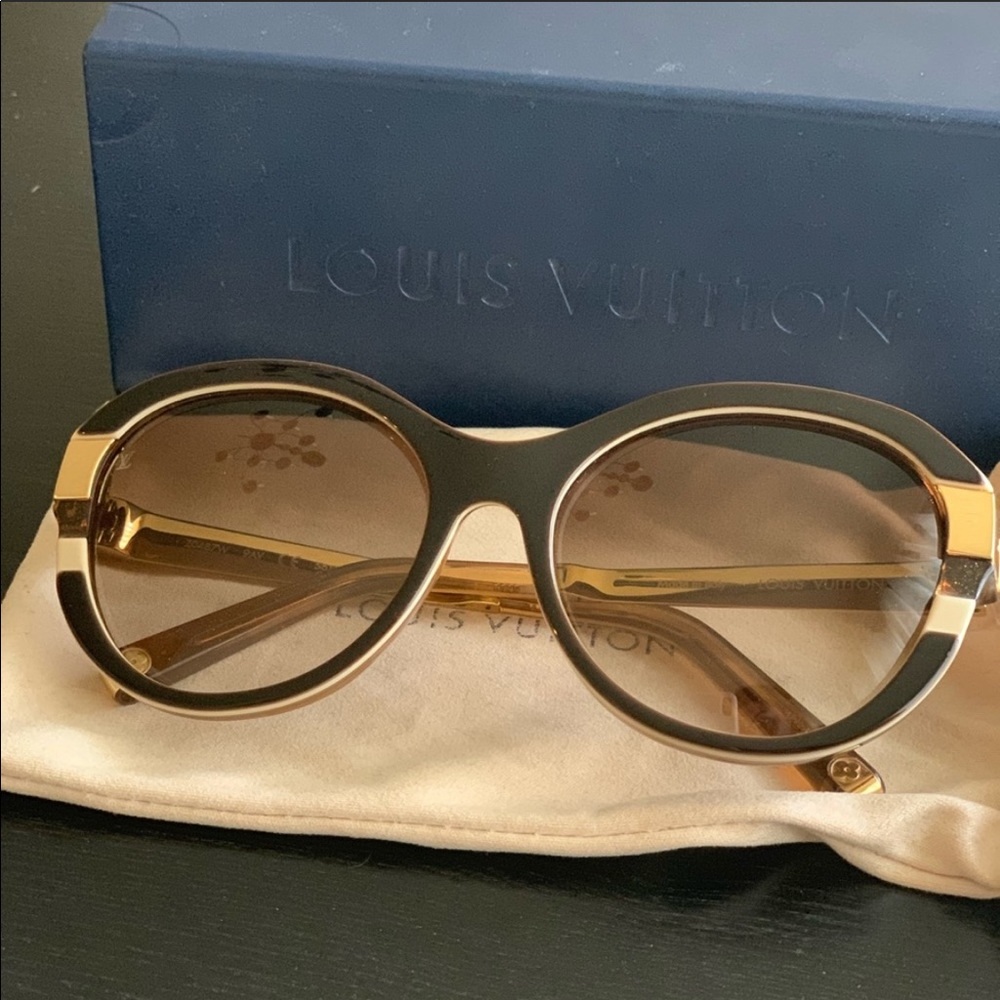 Louis Vuitton cat eye Authentic